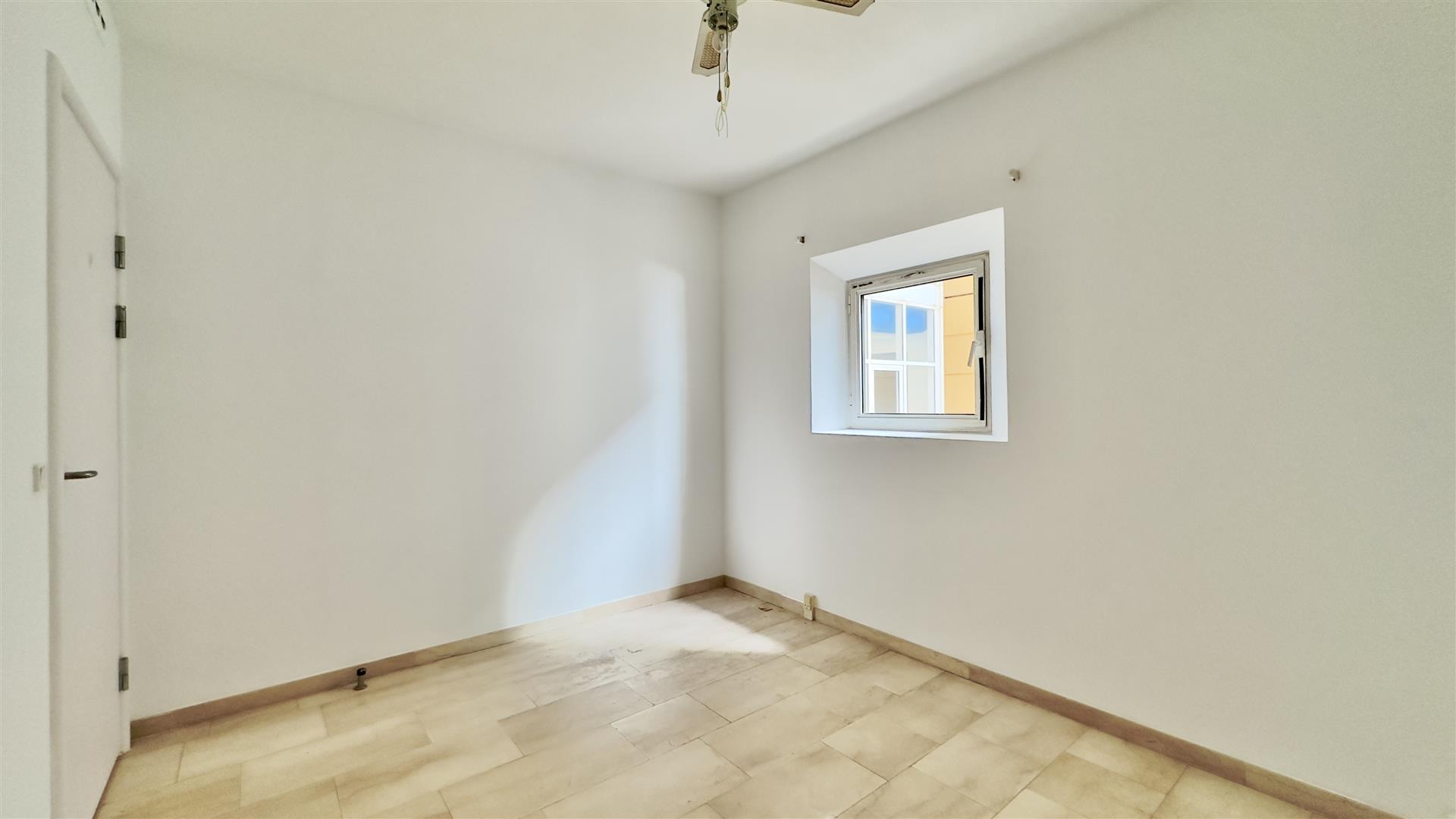  Image of Apartment - 1 Bedrooms - 1 Bathrooms for Sale in Eurotowers-Gibraltar, Image 9